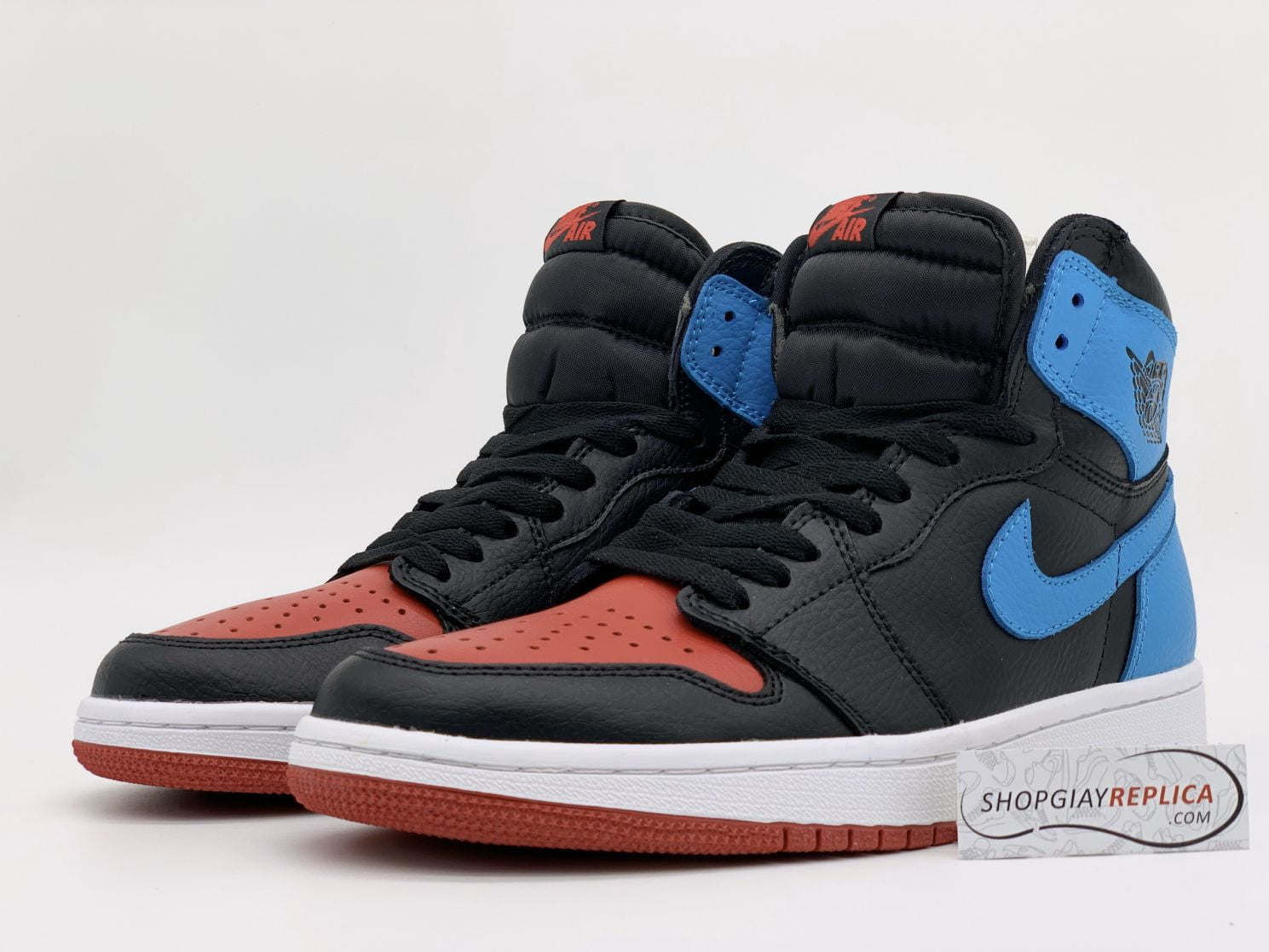 Nike Air Jordan 1 Retro High UNC to Chicago