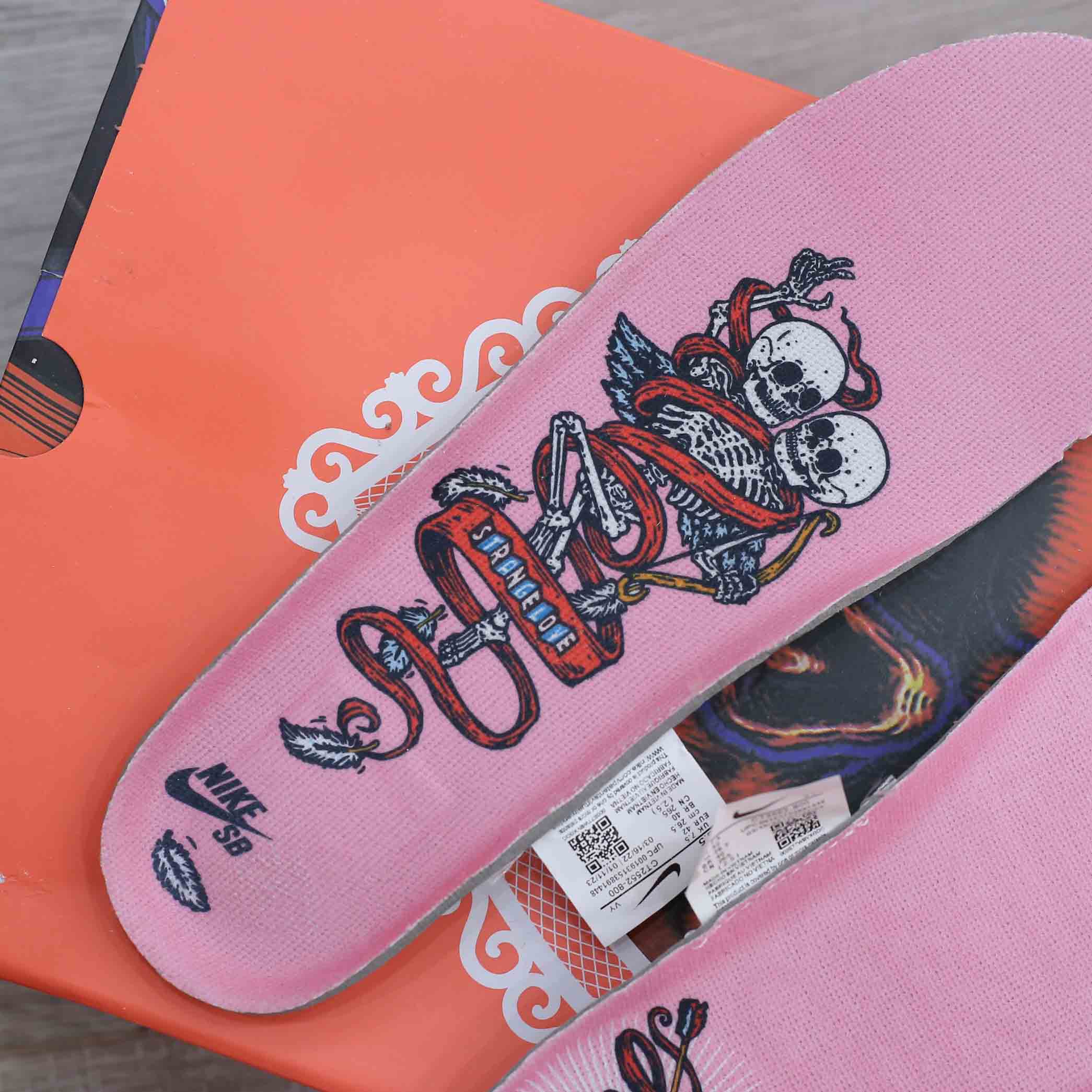 Nike SB Dunk Low StrangeLove