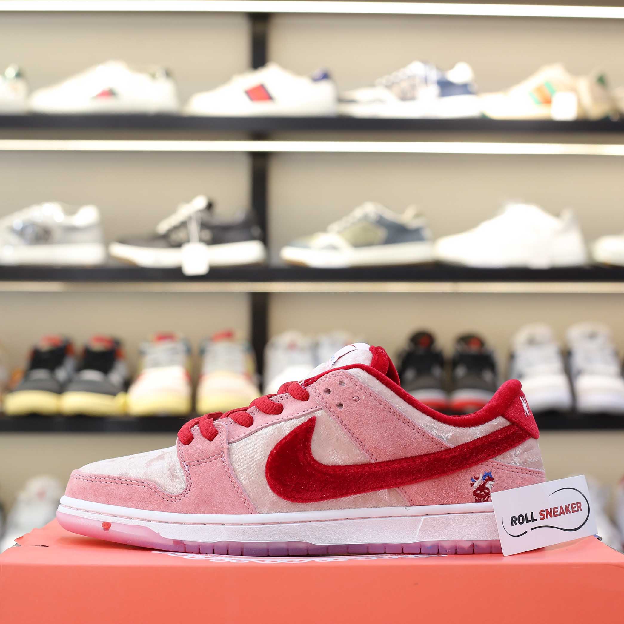 Nike SB Dunk Low StrangeLove