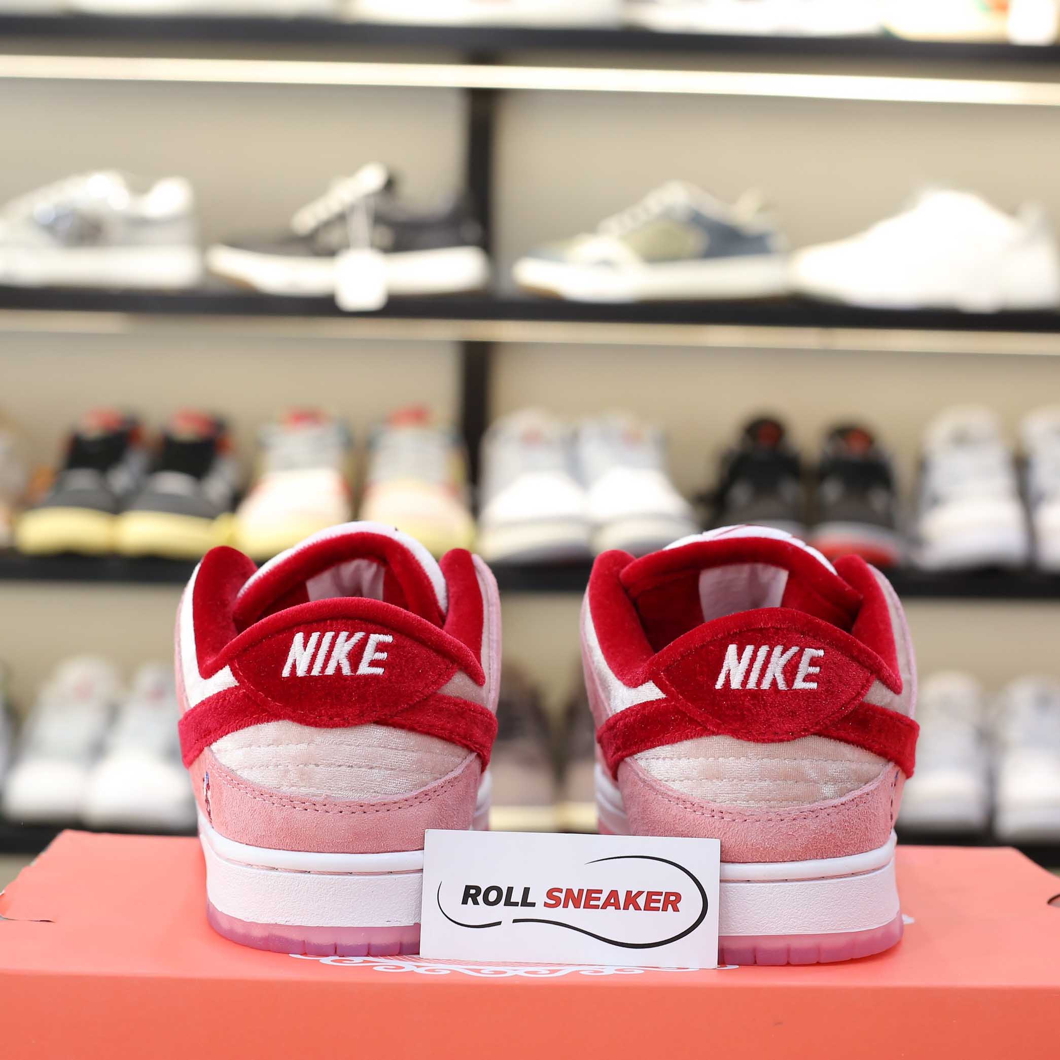 Nike SB Dunk Low StrangeLove