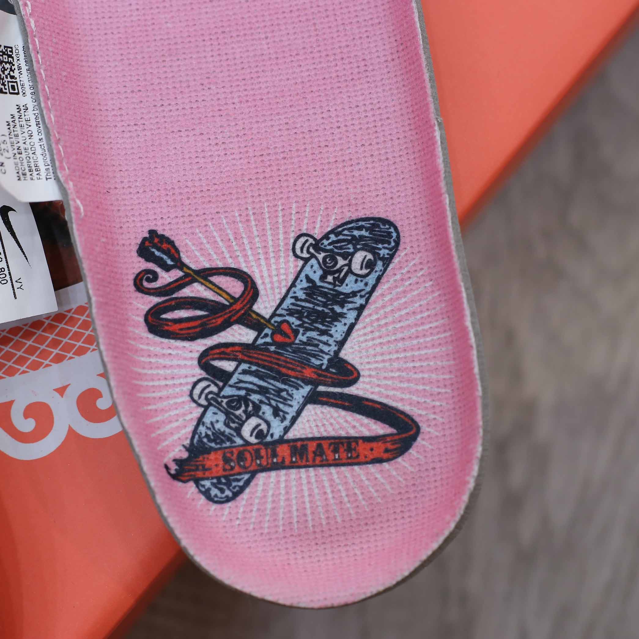 Nike SB Dunk Low StrangeLove