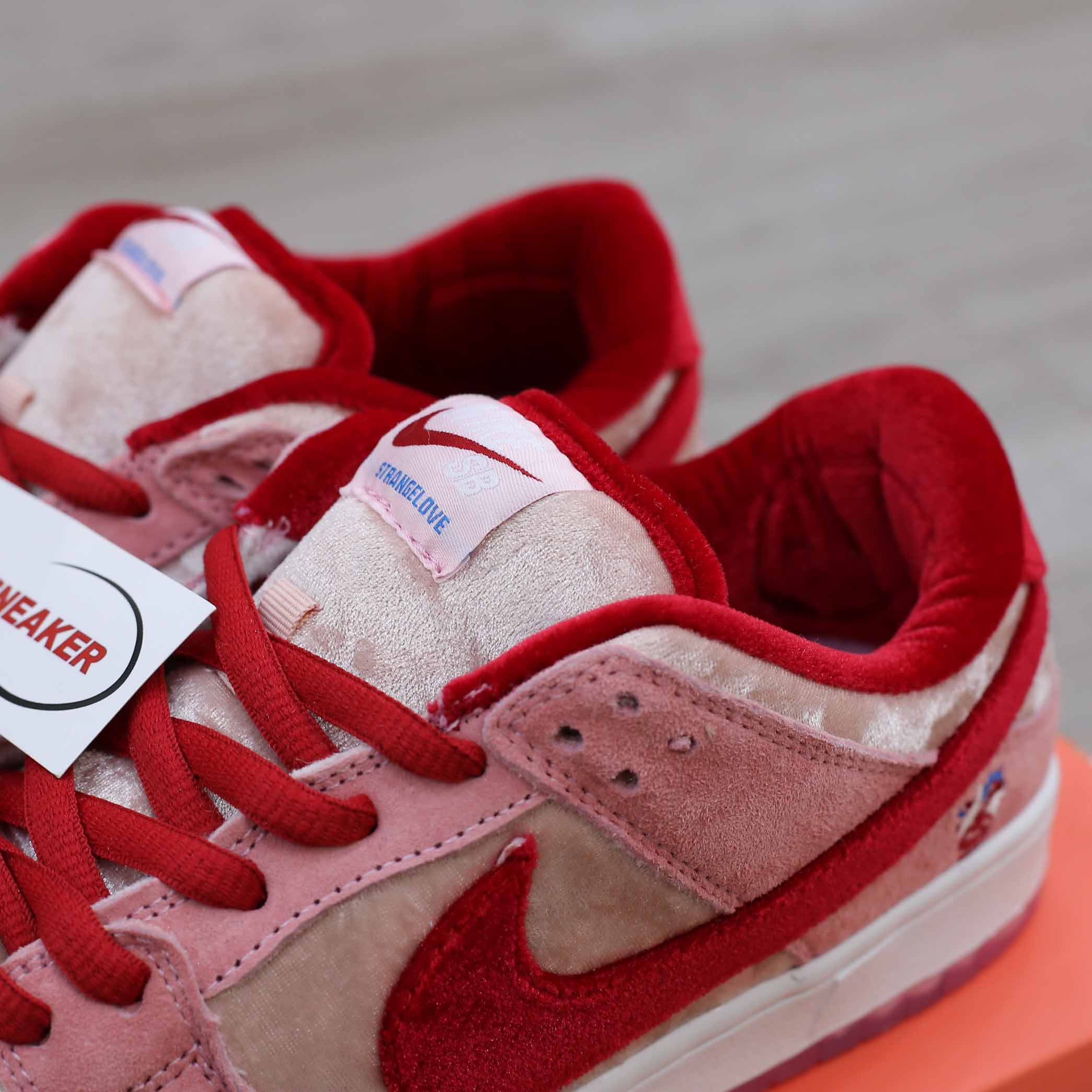 Nike SB Dunk Low StrangeLove replica 1:1