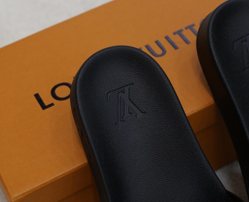 Dép Louis Vuitton Waterfront Mule Monogram Eclipse