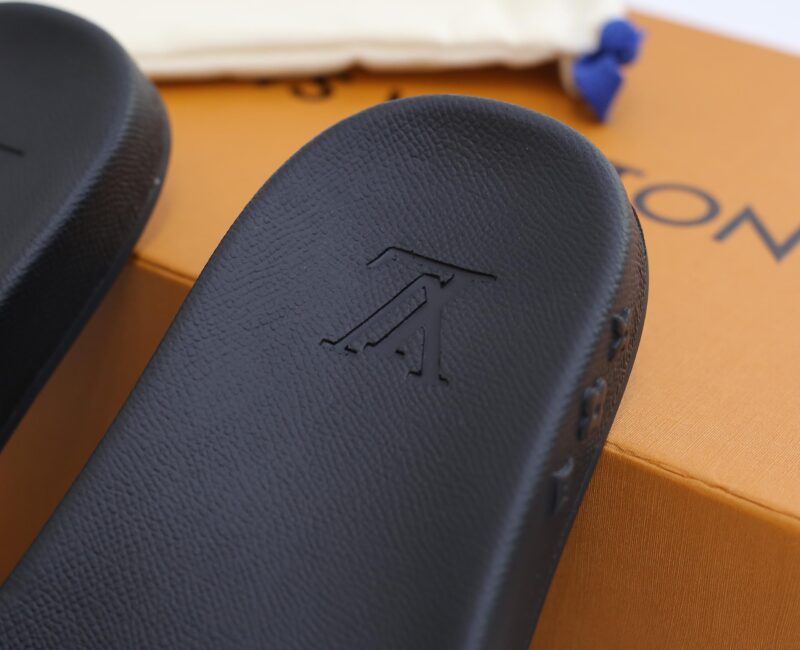 Dép Louis Vuitton Waterfront Mule Monogram Eclipse Best Quality