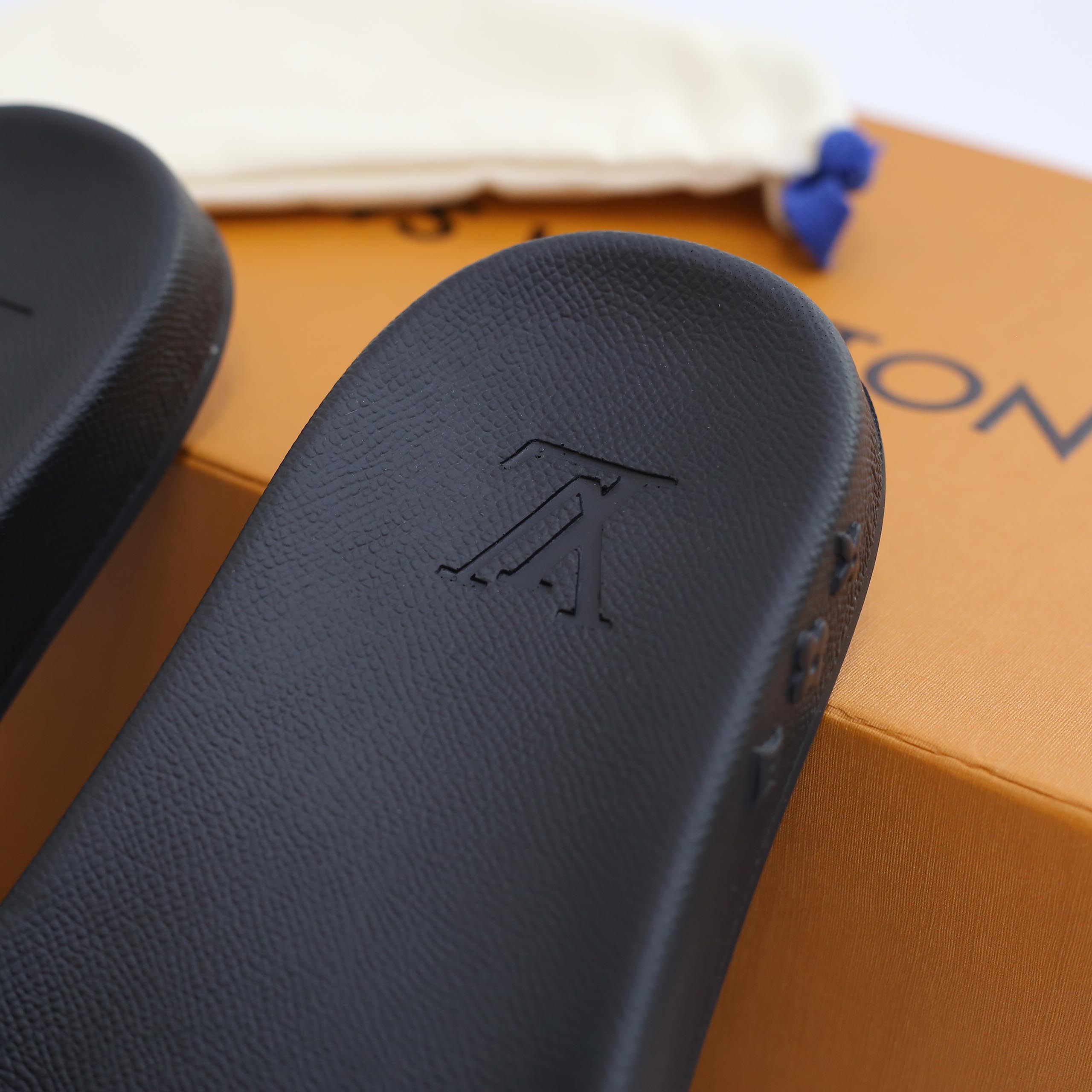 Dép Louis Vuitton Waterfront Mule Monogram Eclipse Best Quality