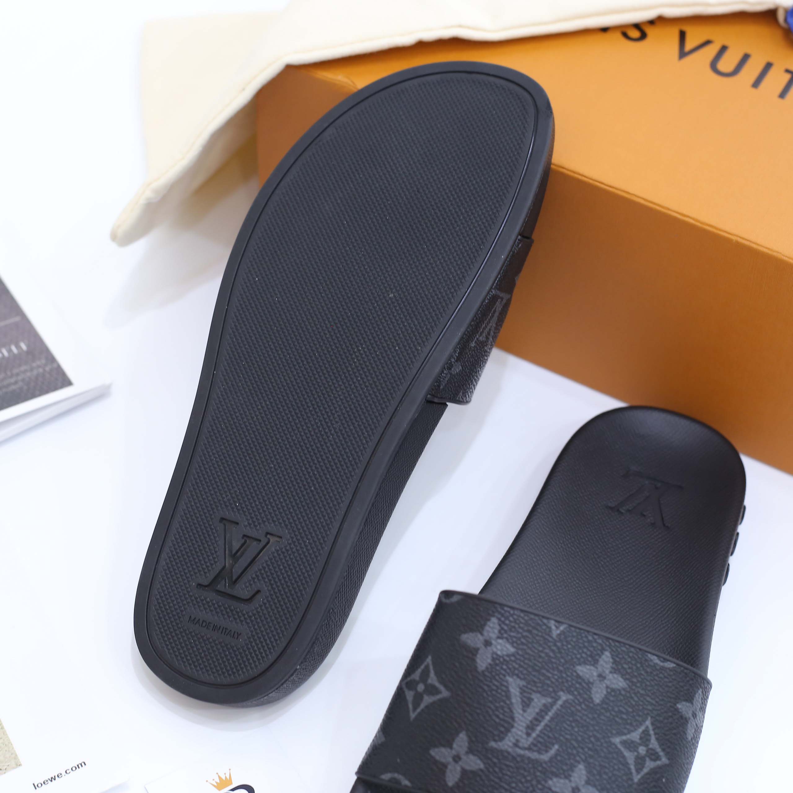 Dép Louis Vuitton Waterfront Mule Monogram Eclipse Best Quality