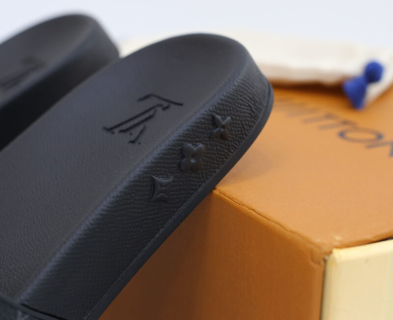 Dép Louis Vuitton Waterfront Mule Monogram Eclipse Best Quality