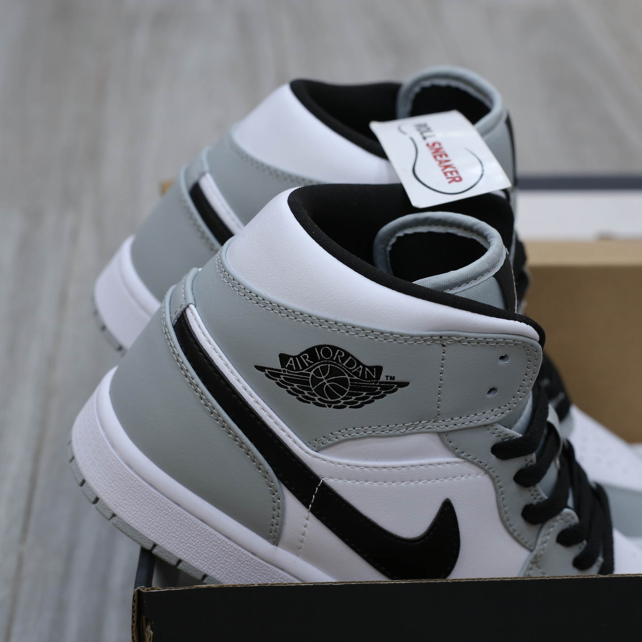 toebox lỗ thoát khí mũi giày air jordan 1 mid light smokey grey rep 1:1