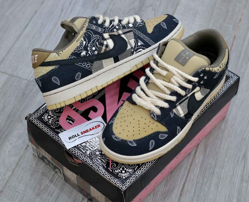 Giày SB Dunk Travis Scott