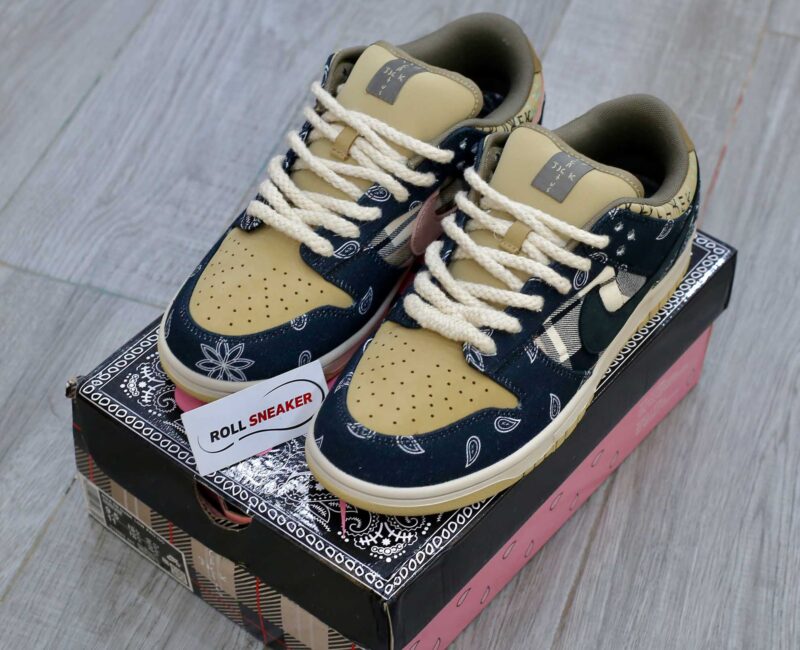 Giày Nike SB Dunk Travis Scott