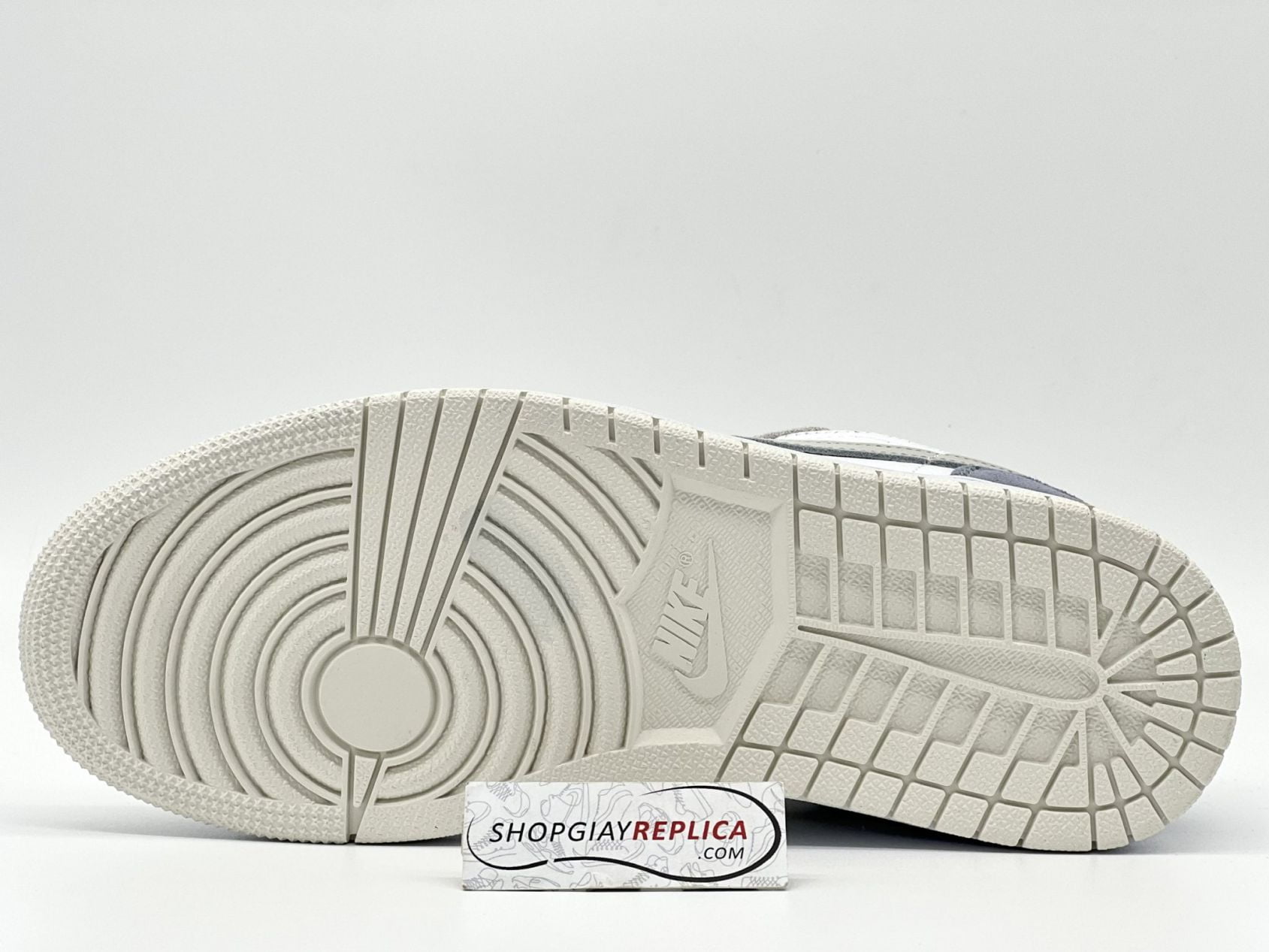 đế giày đôi jordan 1 low paris