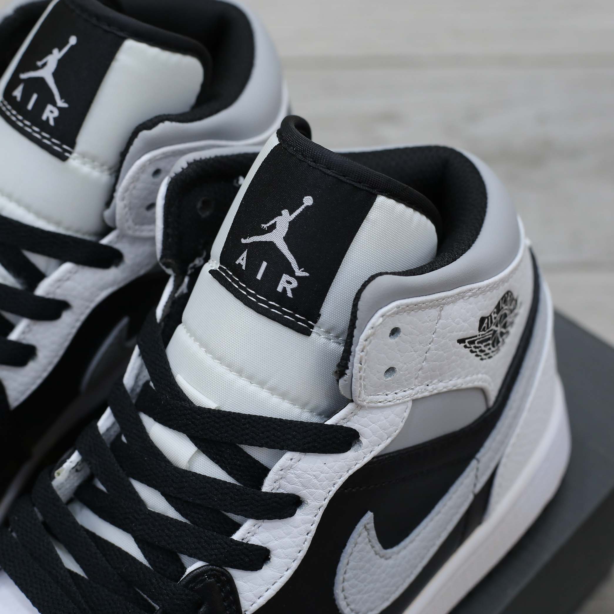 Jordan 1 Mid White Shadow