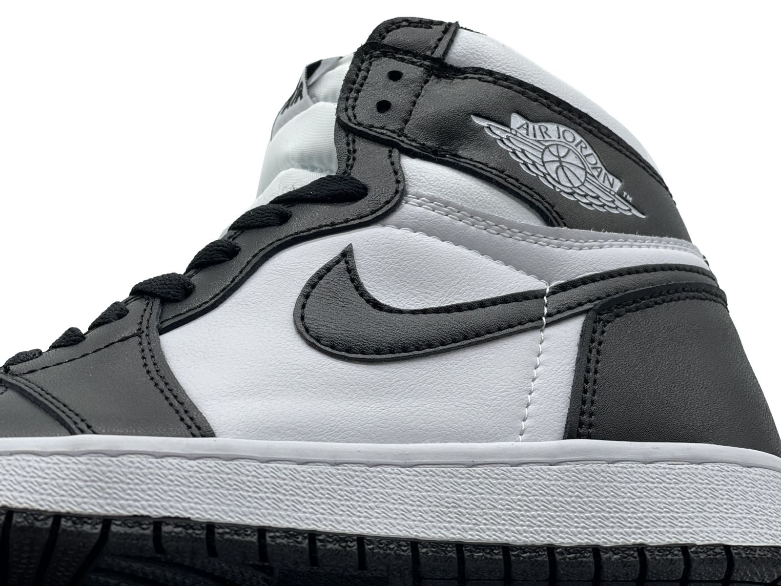 giày nike jordan 1 high trắng đen