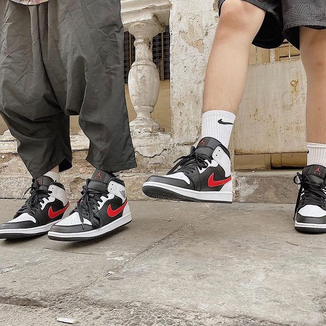 phối đồ jordan 1 mid chile red