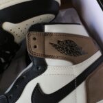 swoosh Nike Air Jordan 1 Retro High Dark Mocha Like Auth