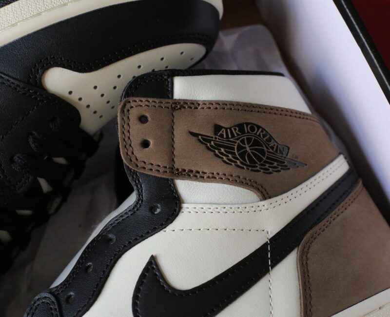 swoosh Nike Air Jordan 1 Retro High Dark Mocha Like Auth