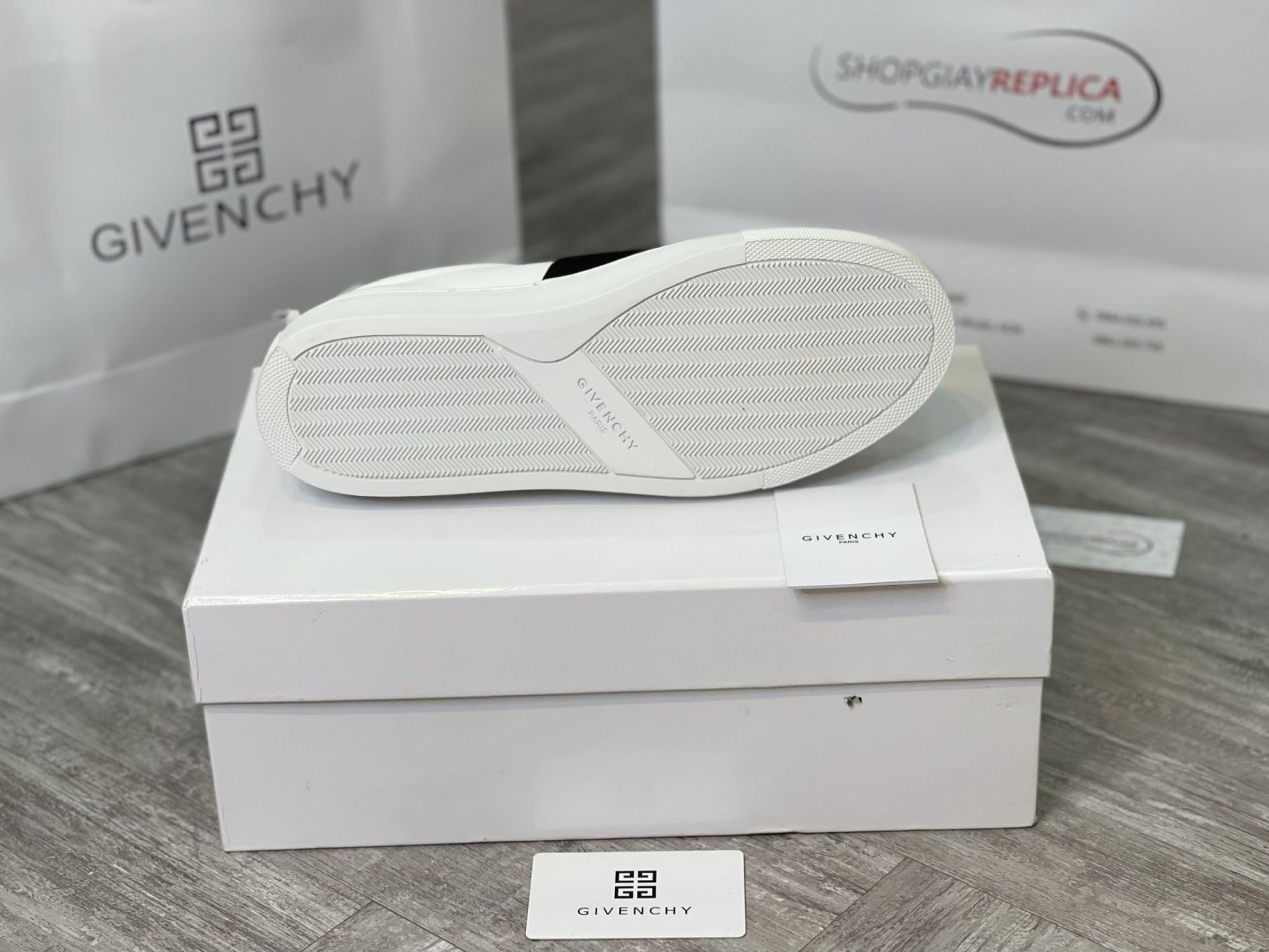 Giày Givenchy Paris Strap Trắng Đen Like Auth