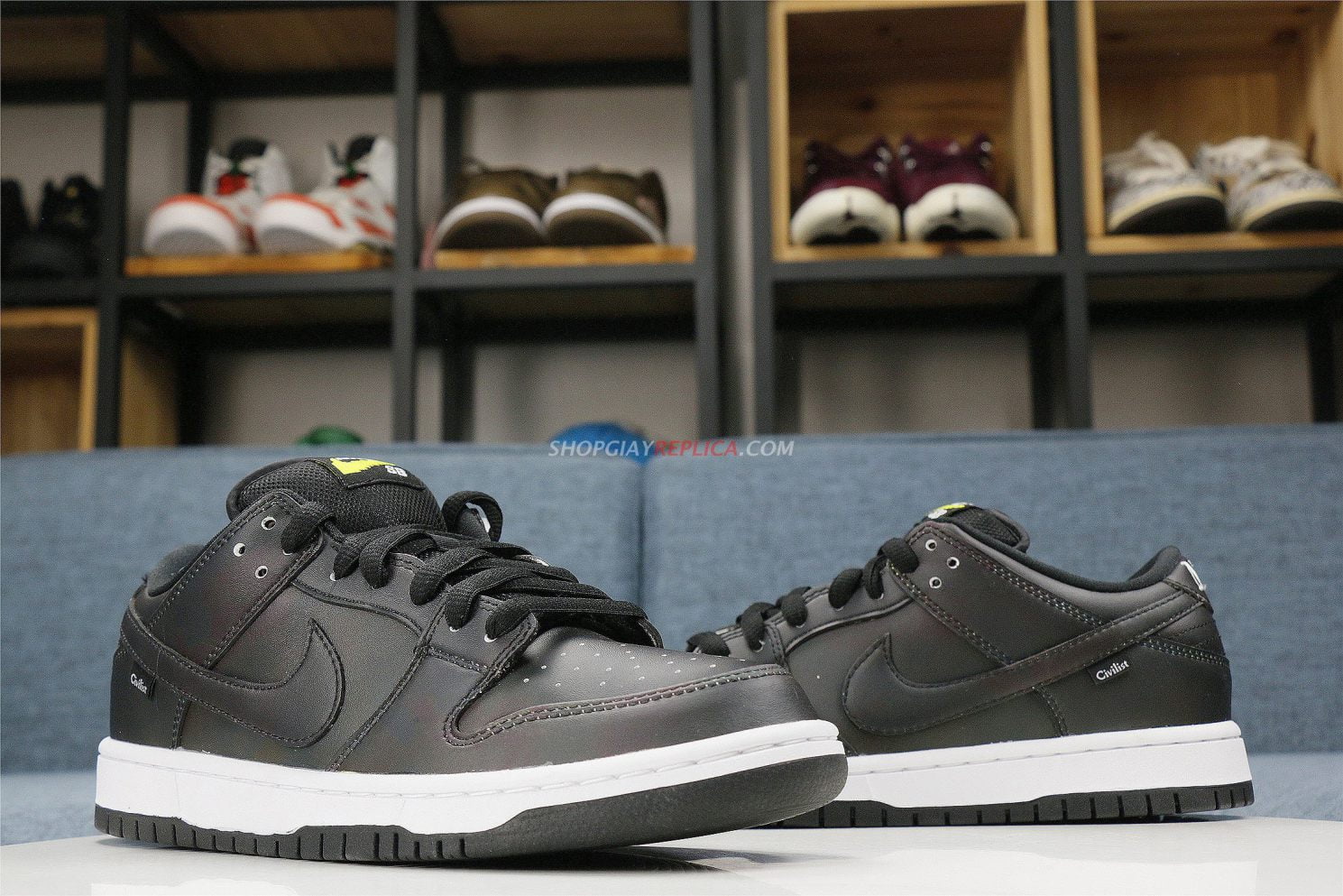 Giày Nike SB Dunk Low đổi màu