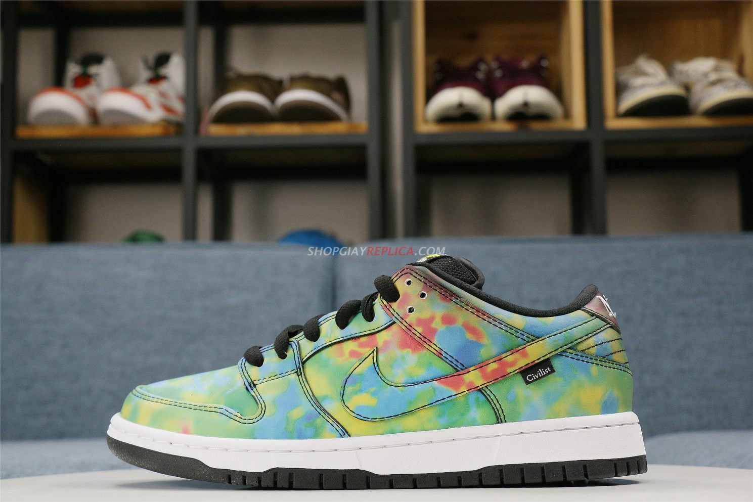 Giày Nike SB Dunk Low đổi màu