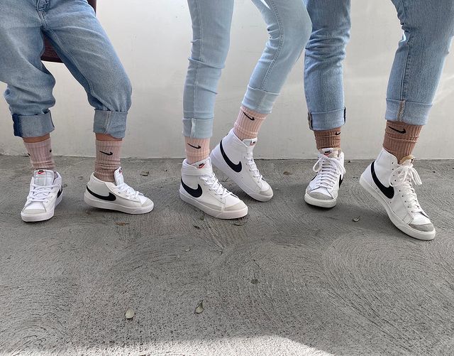 outfit nike blazer mid vintage quần jeans