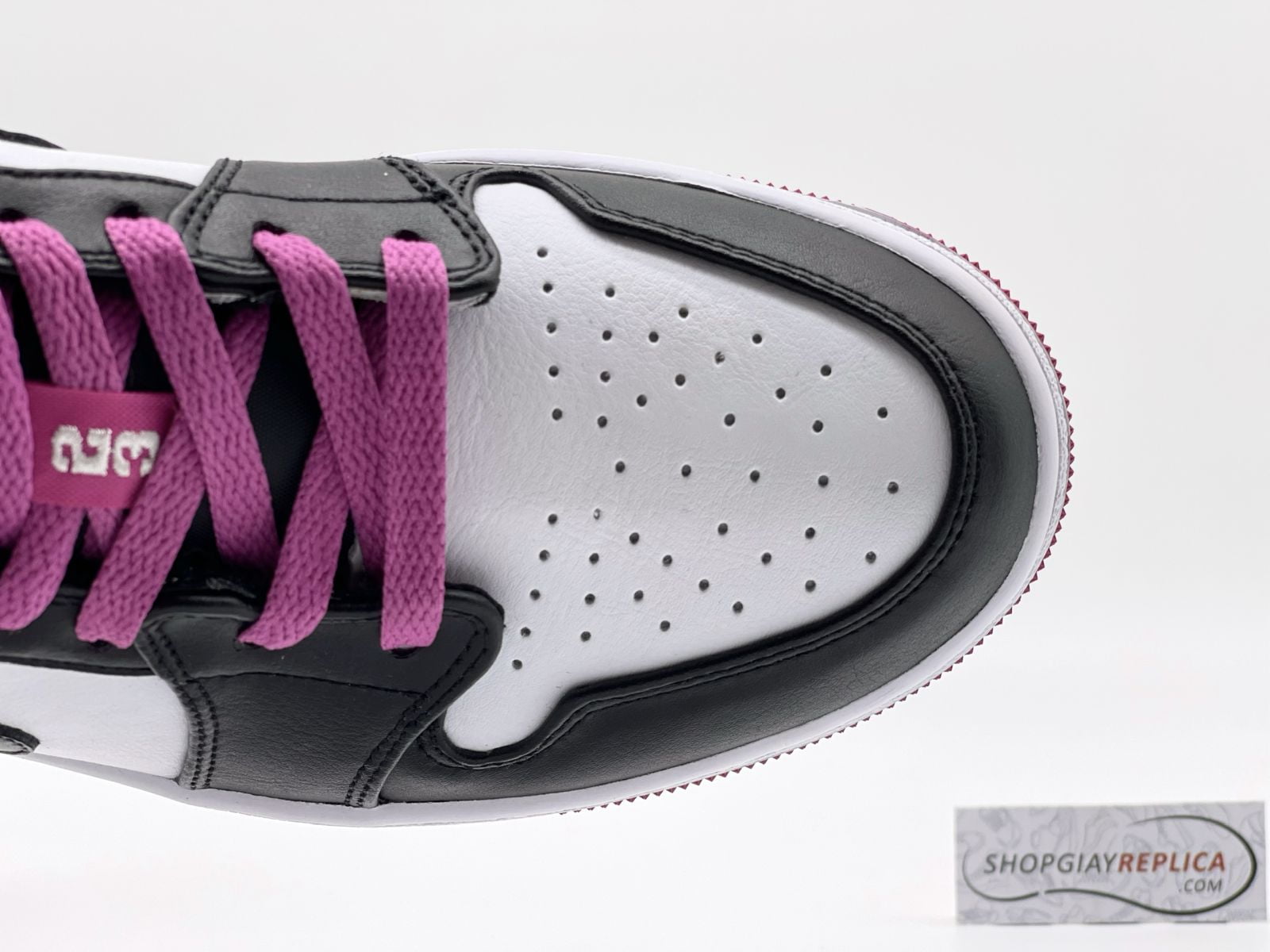 toebox Giày Jordan 1 Low Black Active Fuchsia