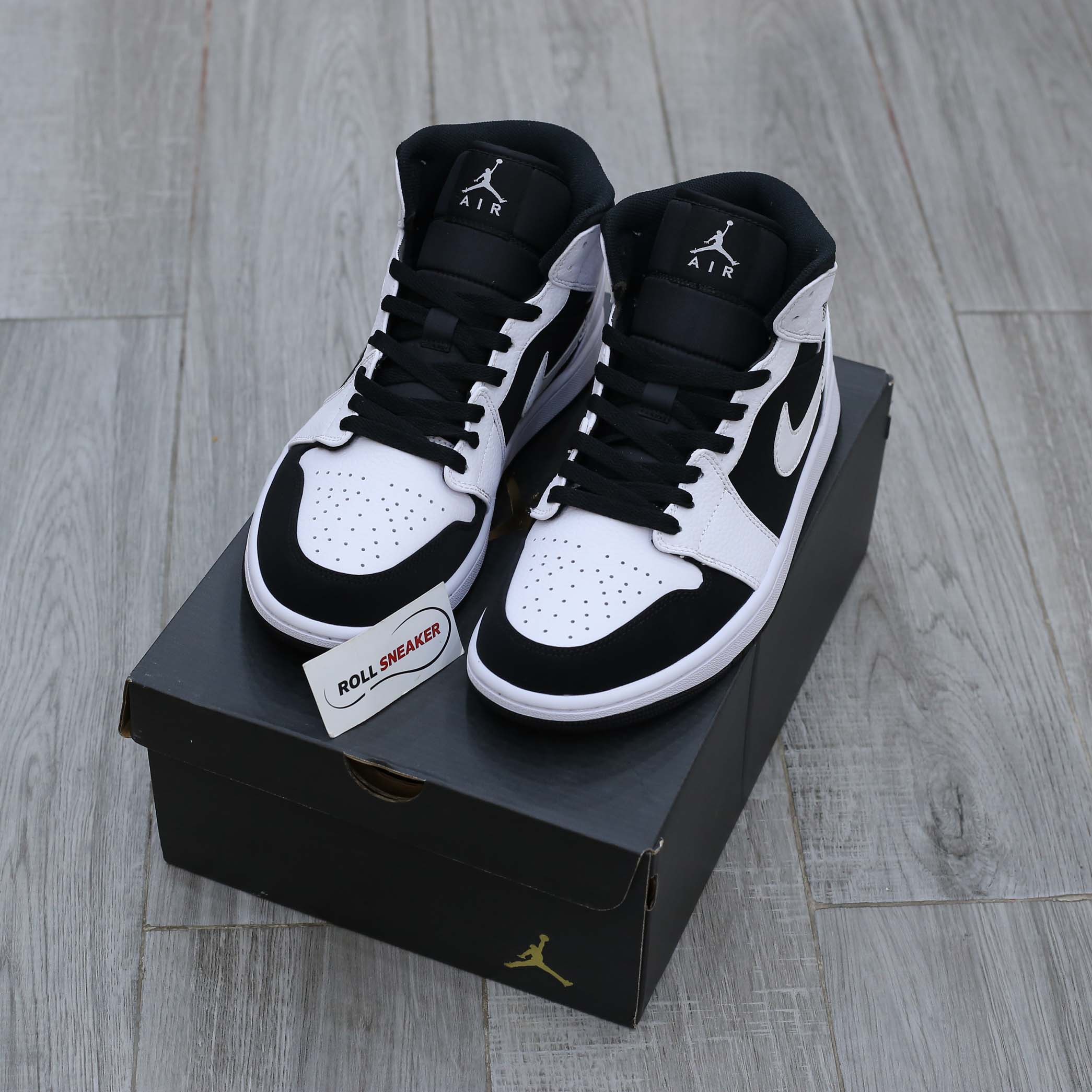 Giày Nike Air Jordan 1 Mid Tuxedo trắng đen