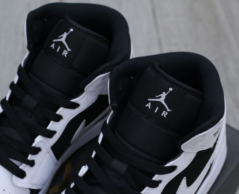 Giày Nike Air Jordan 1 Mid Tuxedo đen trắng