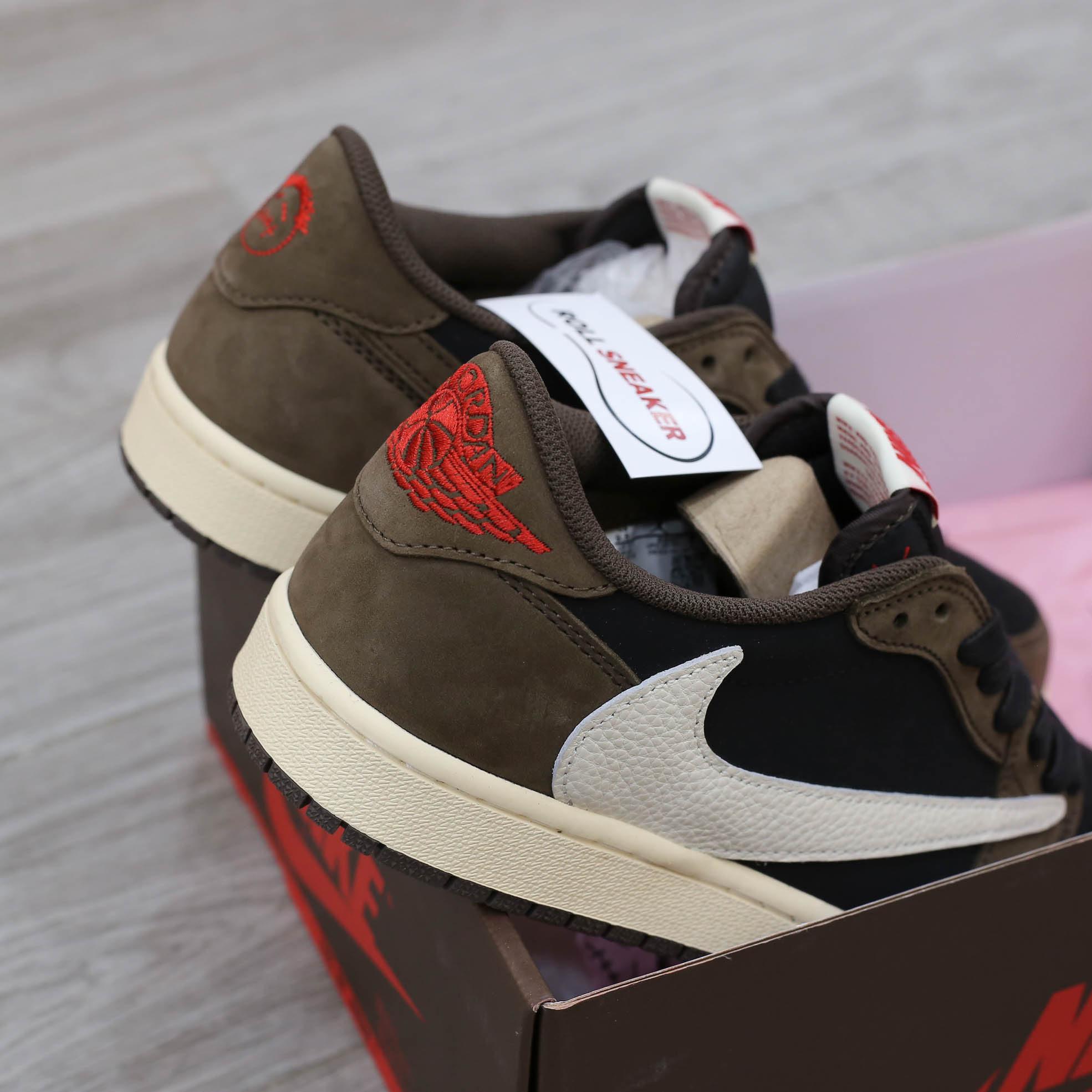 air jordan 1 collab travis scott