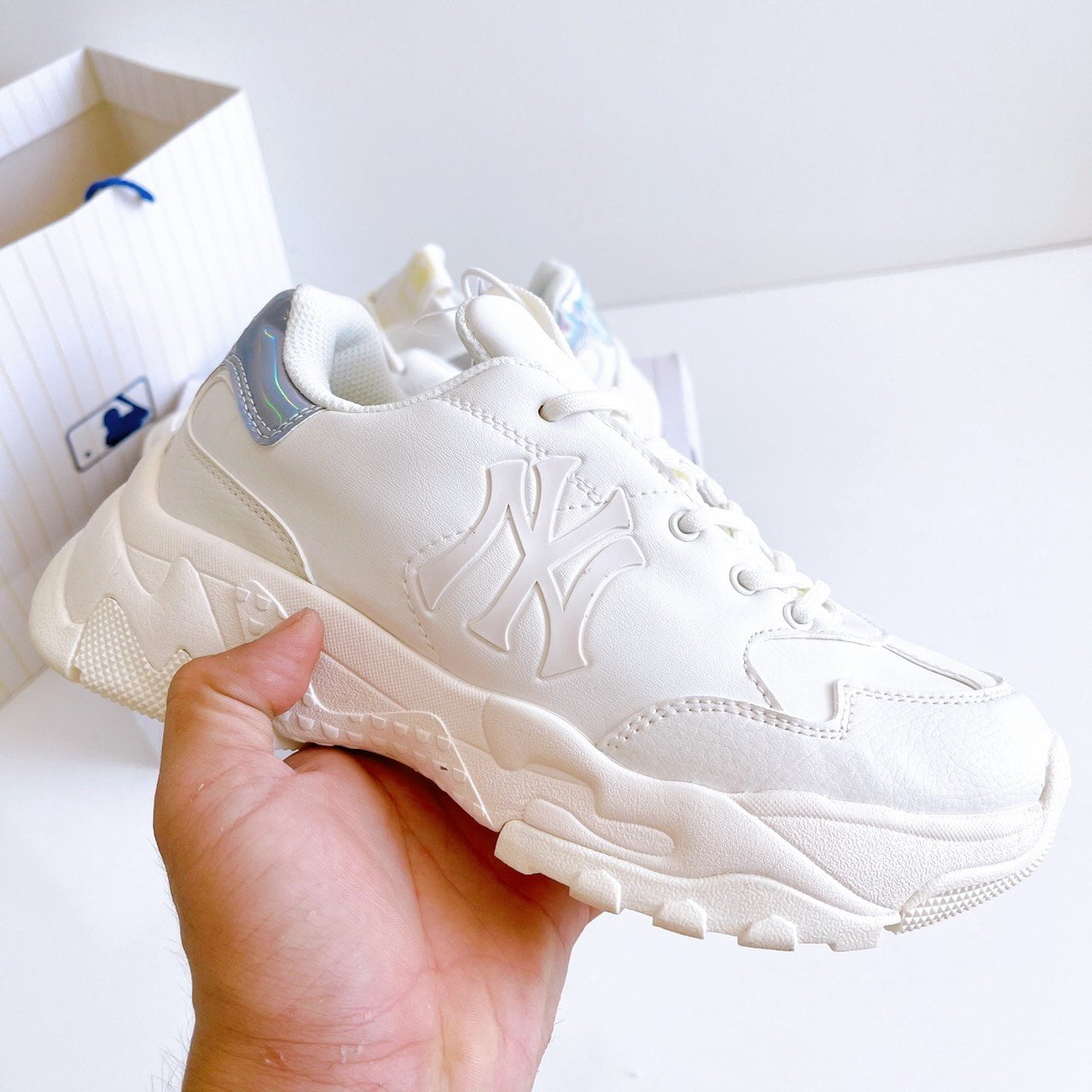 giày MLB NY SHINY Hologram gót xanh rep 1:1