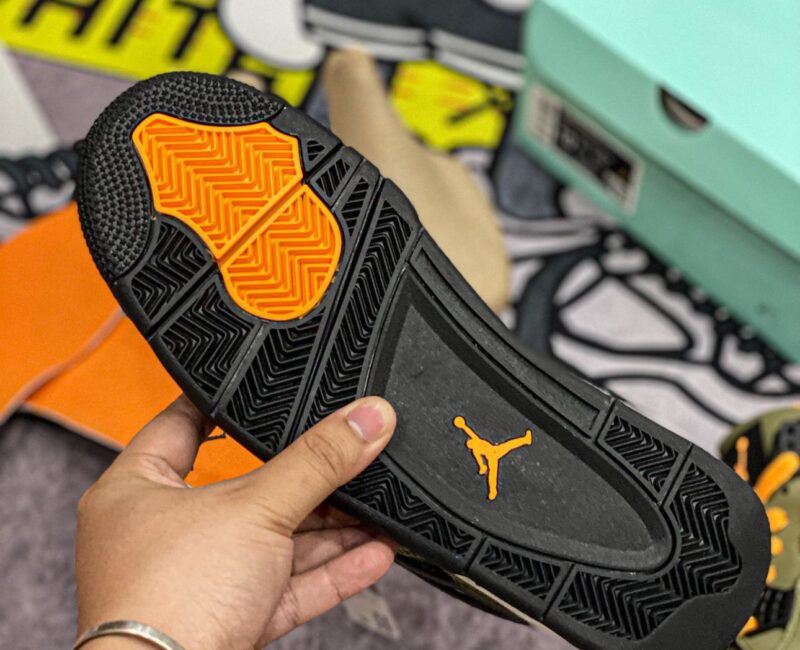 đế giày Air Jordan 4 Retro Undefeated Like Auth