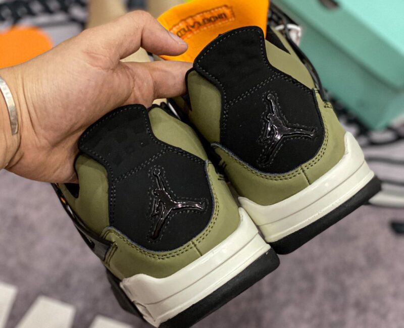 Air Jordan 4 Retro Undefeated Like Auth