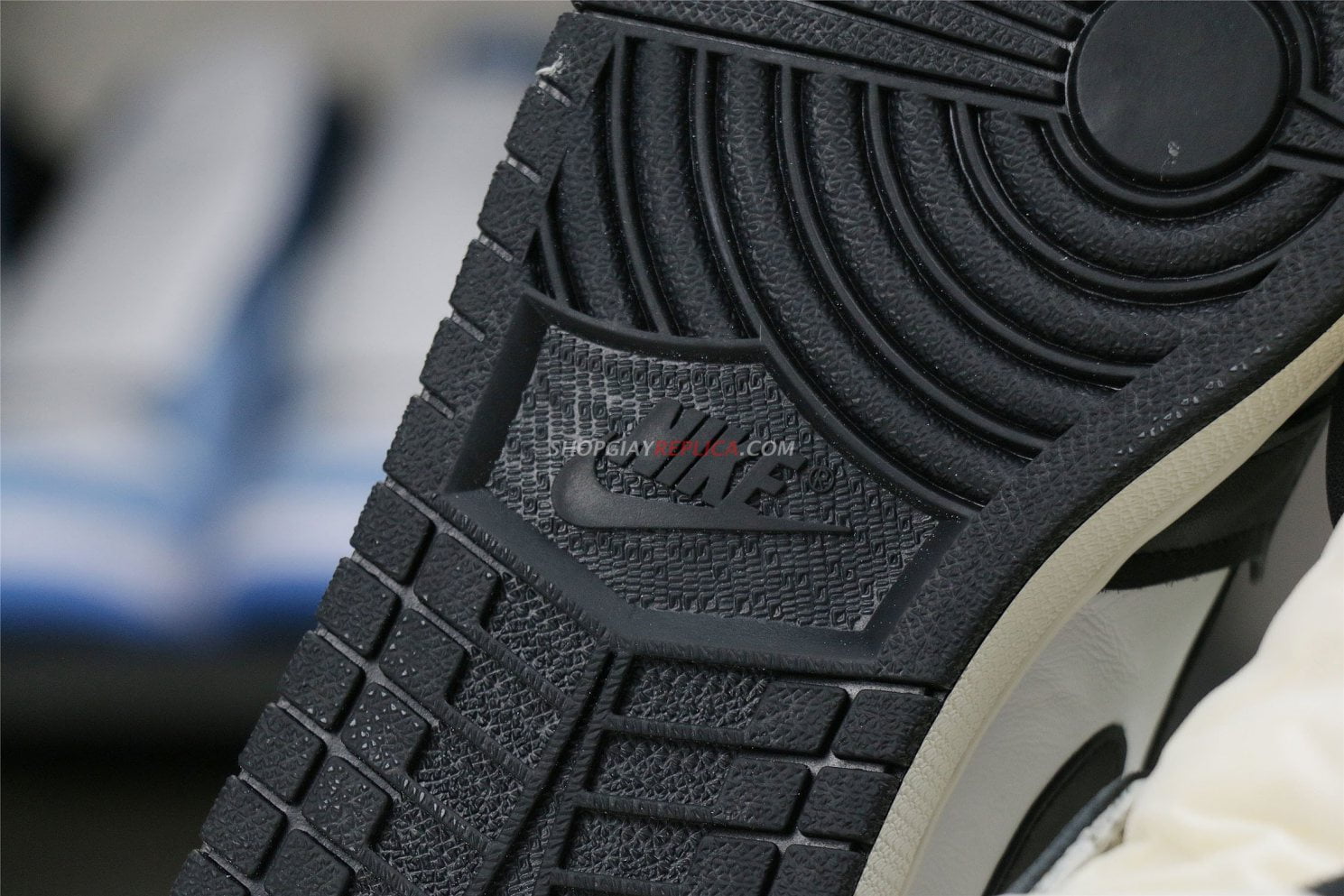 Giày Nike Air Jordan 1 Retro High Volt Gold