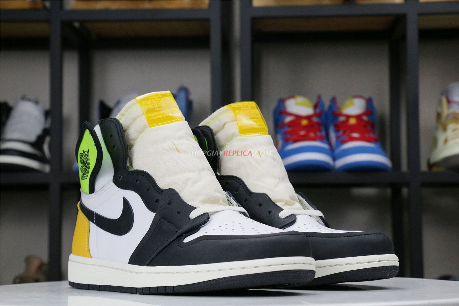 Giày Nike Air Jordan 1 Retro High Volt Gold