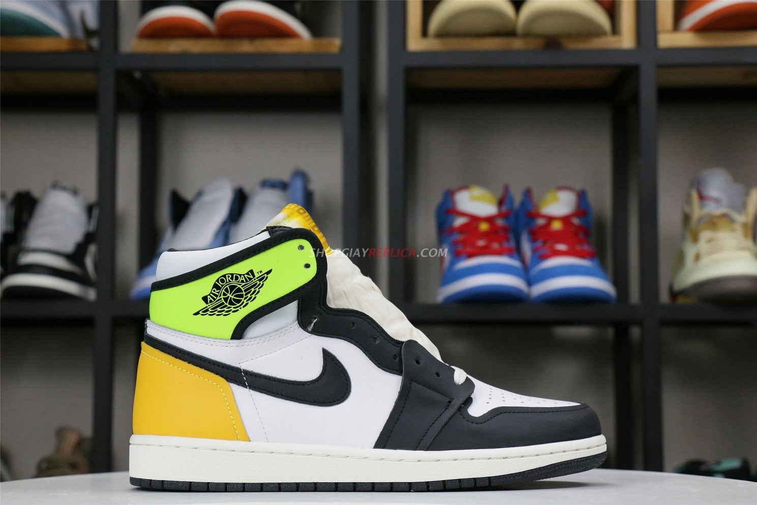 Giày Nike Air Jordan 1 Retro High Volt Gold
