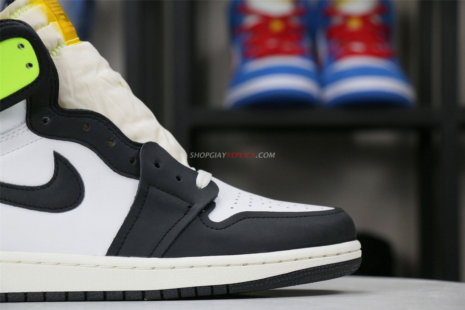 Giày Nike Air Jordan 1 Retro High Volt Gold