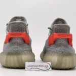 chất vải primeknit và đế boost trong suốt của yeezy 350v2 tail light