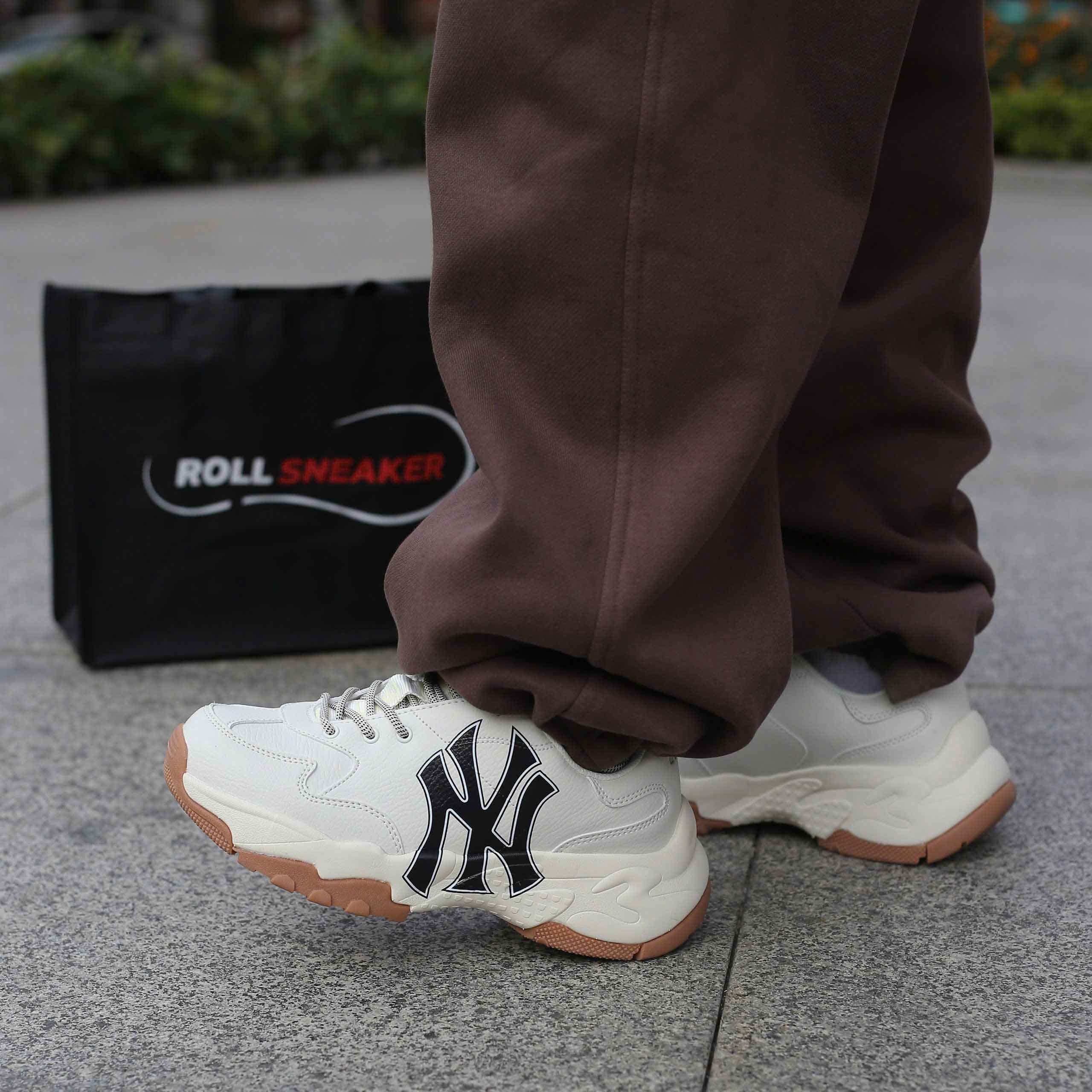 Onfeet Giày MLB Bigball Chunky A New York Yankees L.Beige