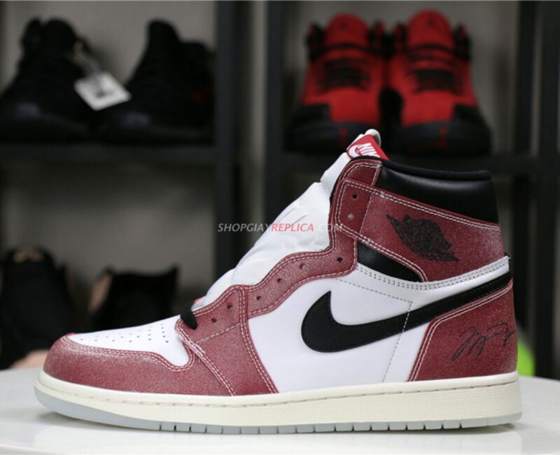 Giày Nike Air Jordan 1 Trophy Room Chicago