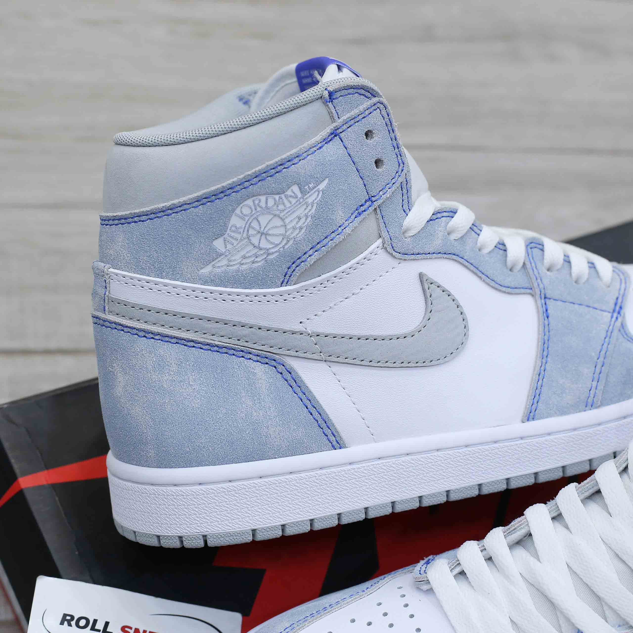 Giày Nike Air Jordan 1 Retro High OG Hyper Royal Like Auth