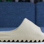 Dép Adidas Yeezy Slides Desert Sand
