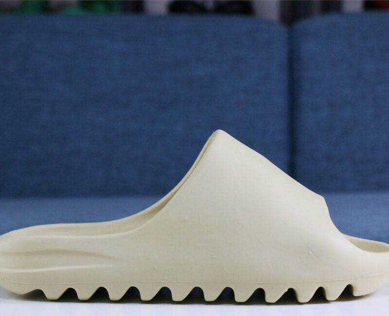 Dép Adidas Yeezy Slides Desert Sand