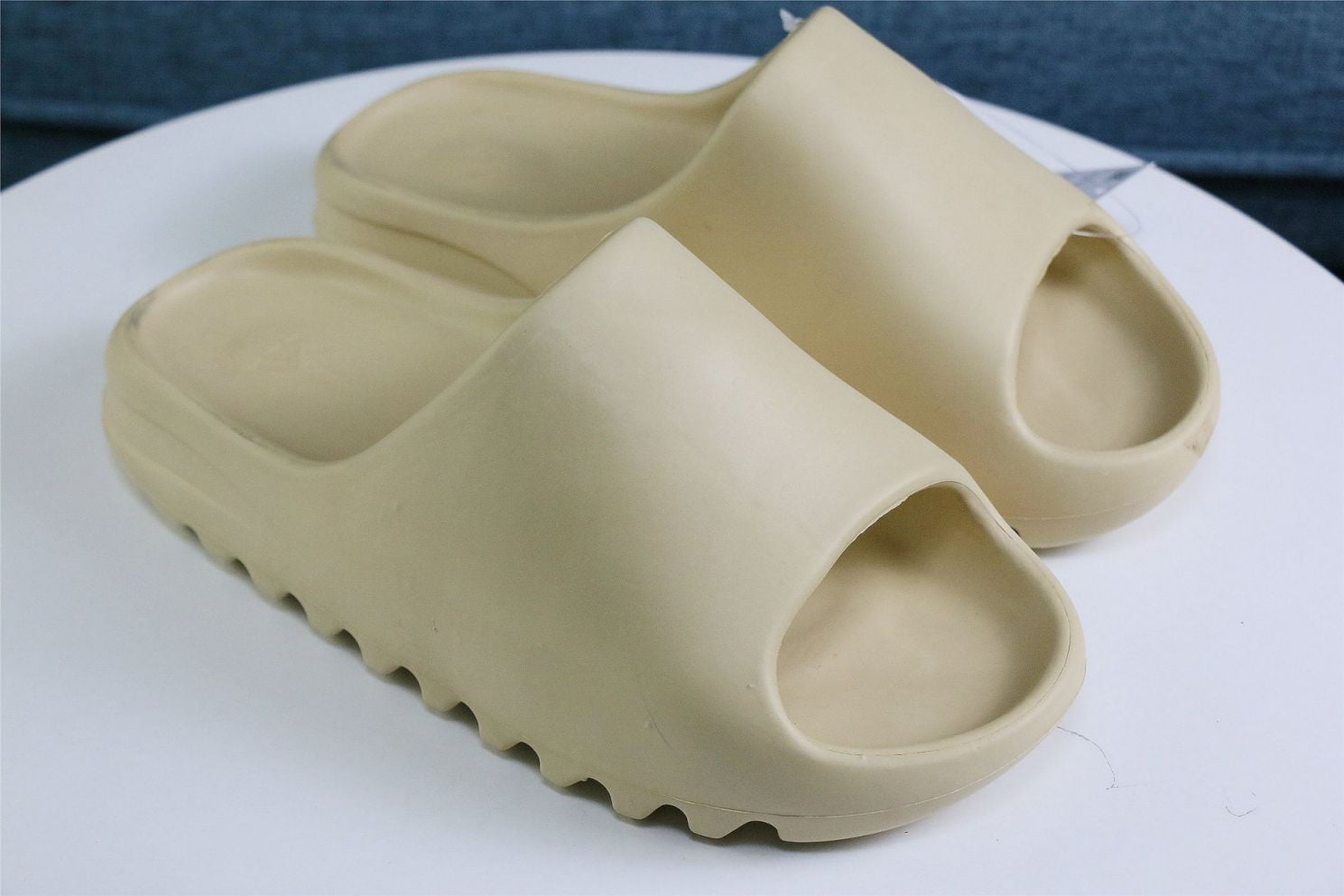 Dép Adidas Yeezy Slides Desert Sand