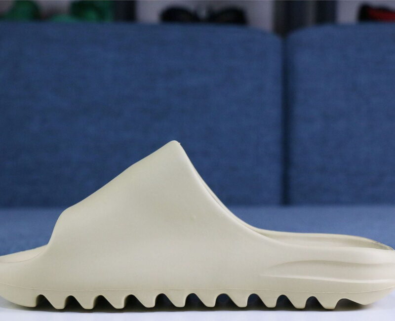 Dép Adidas Yeezy Slides Desert Sand