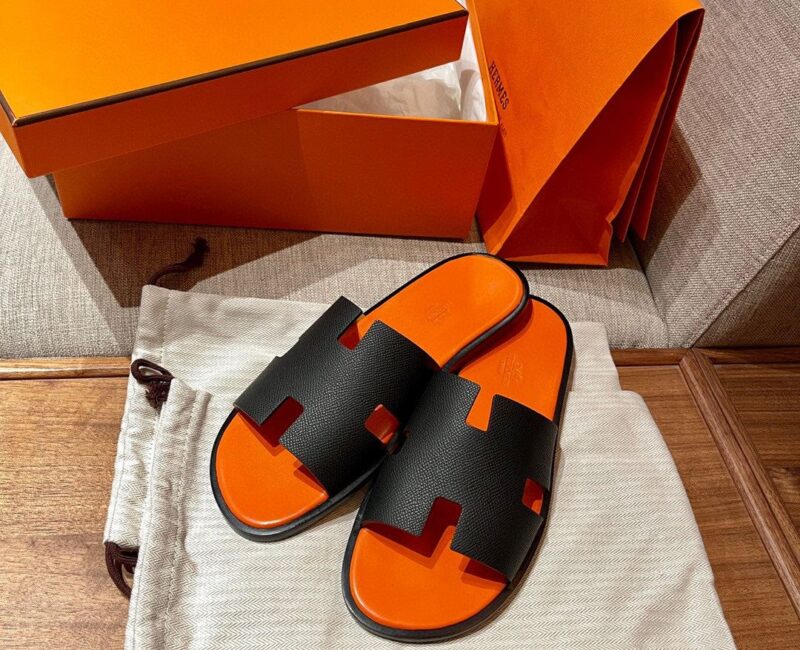 Dép chữ H Hermes Nam Da Taiga Màu Đen Đế Cam siêu cấp rep 1:1