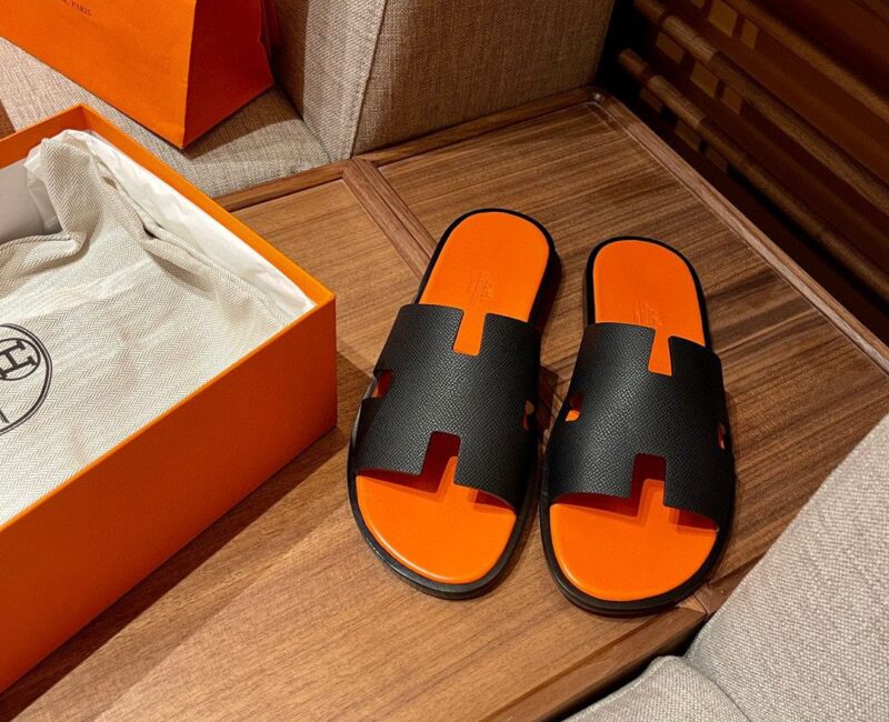 Dép Hermes Nam Da Taiga Màu Đen Đế Cam siêu cấp rep 1:1