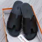 Dép Hermes chữ H Nam Full Đen Da Taiga (Sần) Siêu Cấp rep 1:1