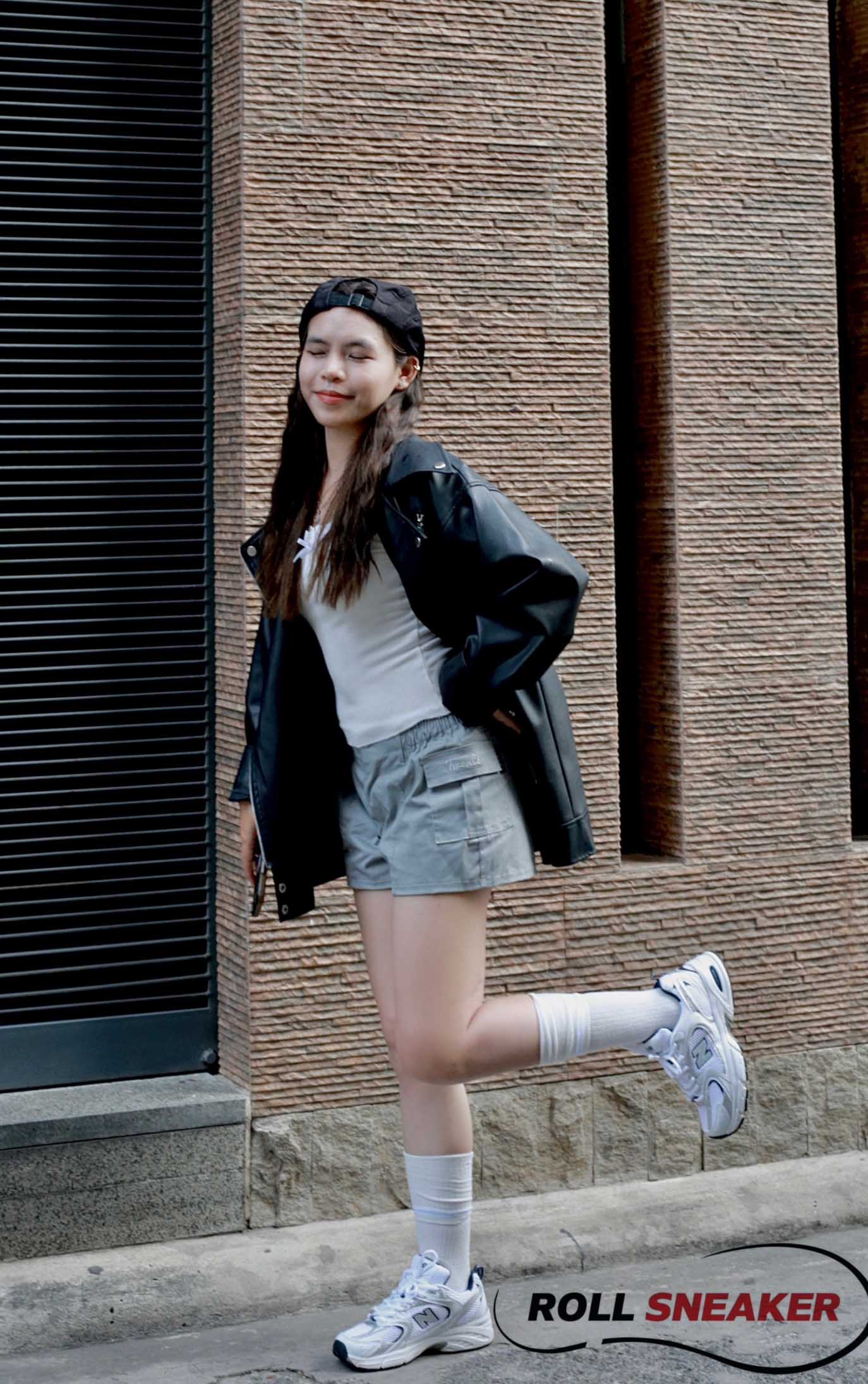 Giày New Balance 530 Trainers Running White Navy On Feet