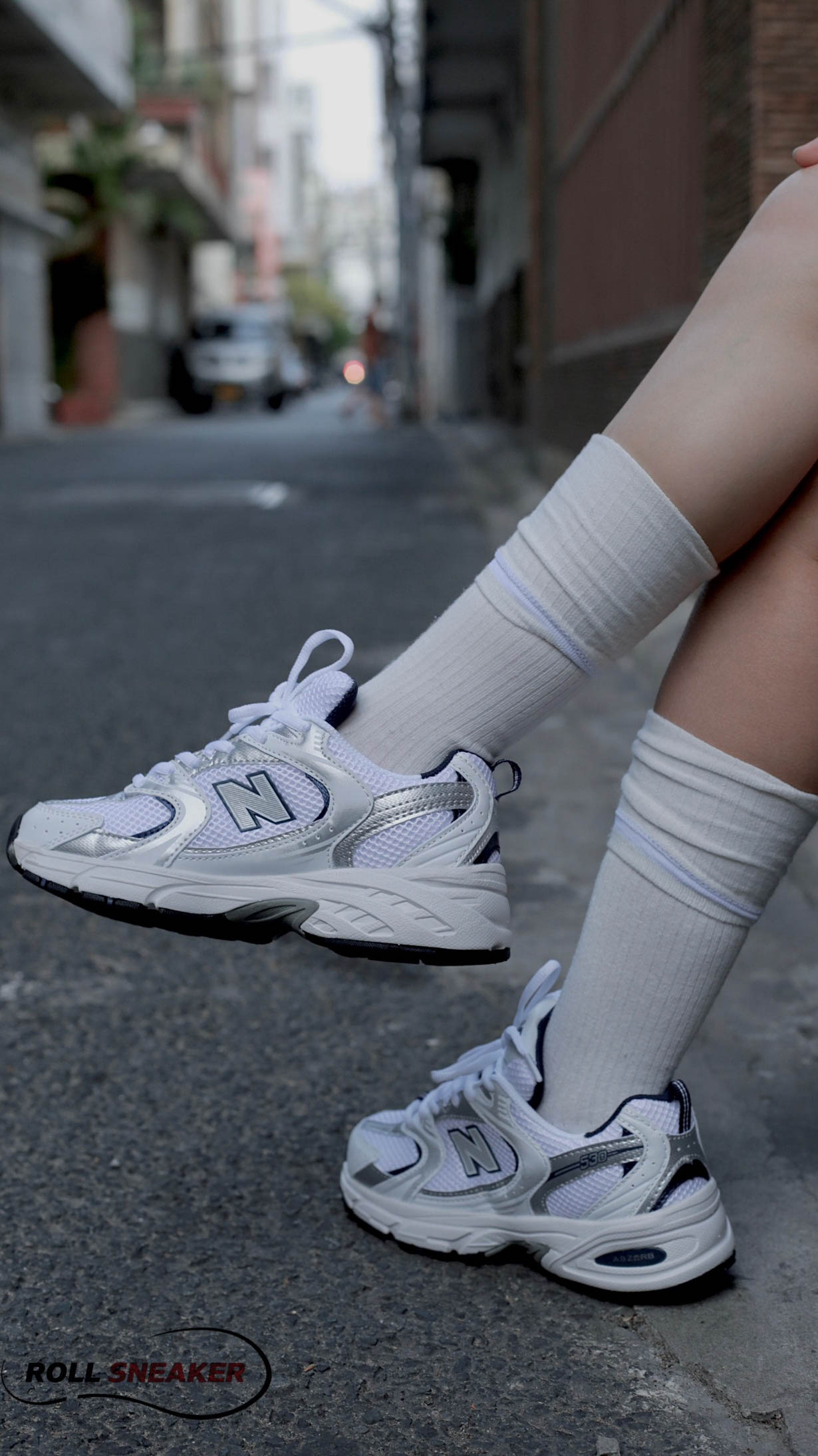 Giày New Balance 530 Trainers Running White Navy On Feet