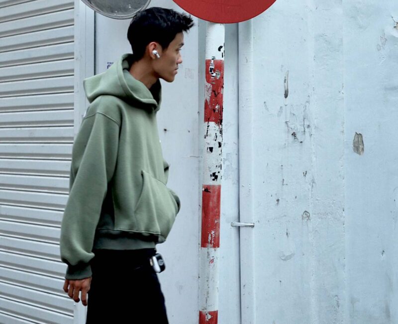 Giày New Balance 530 Trainers Running White Navy On Feet