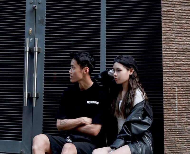 Giày New Balance 530 Trainers Running White Navy On Feet